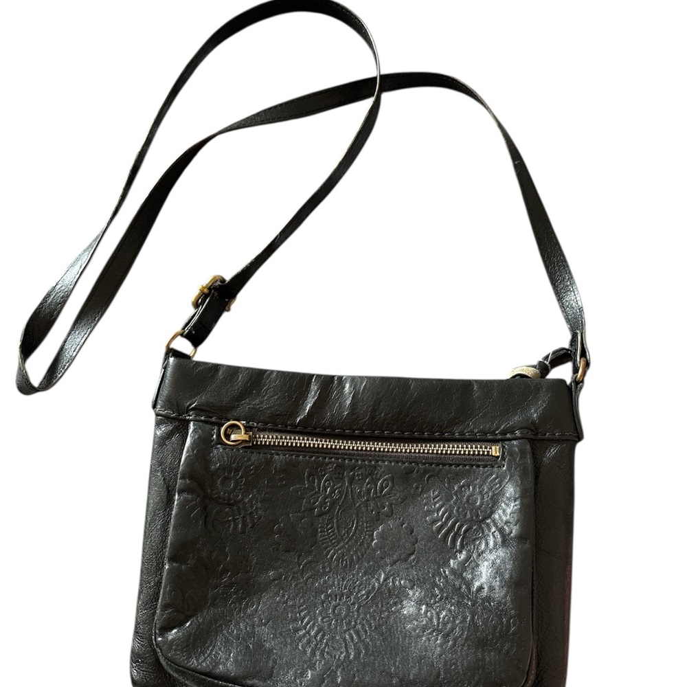 The Sank Elegant used Black embossed Leather Shoulder Bag